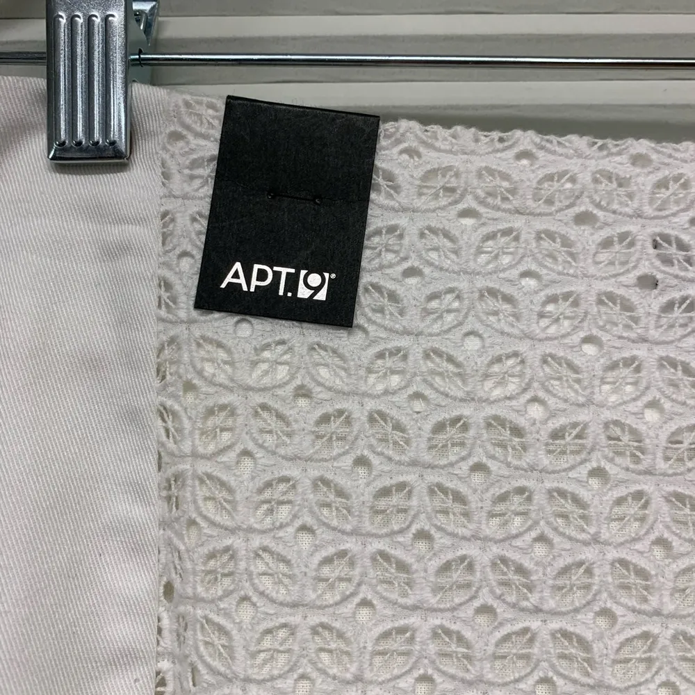 Apt. 9 NWT White Eyelet Panel Pencil Skirt Size 4 - Image 6