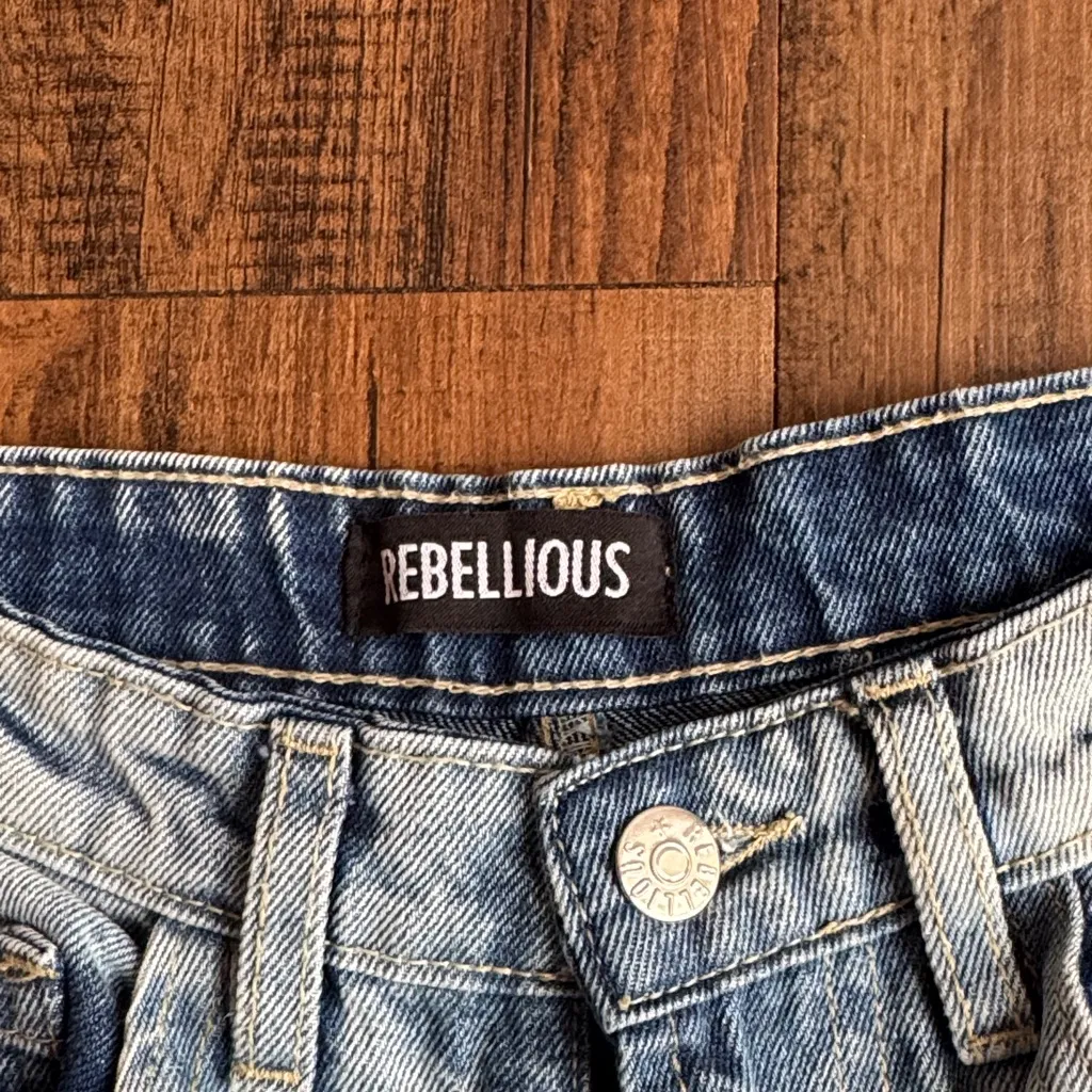 Classic High Rise Blue Jeans for Women Size 6 - Image 2