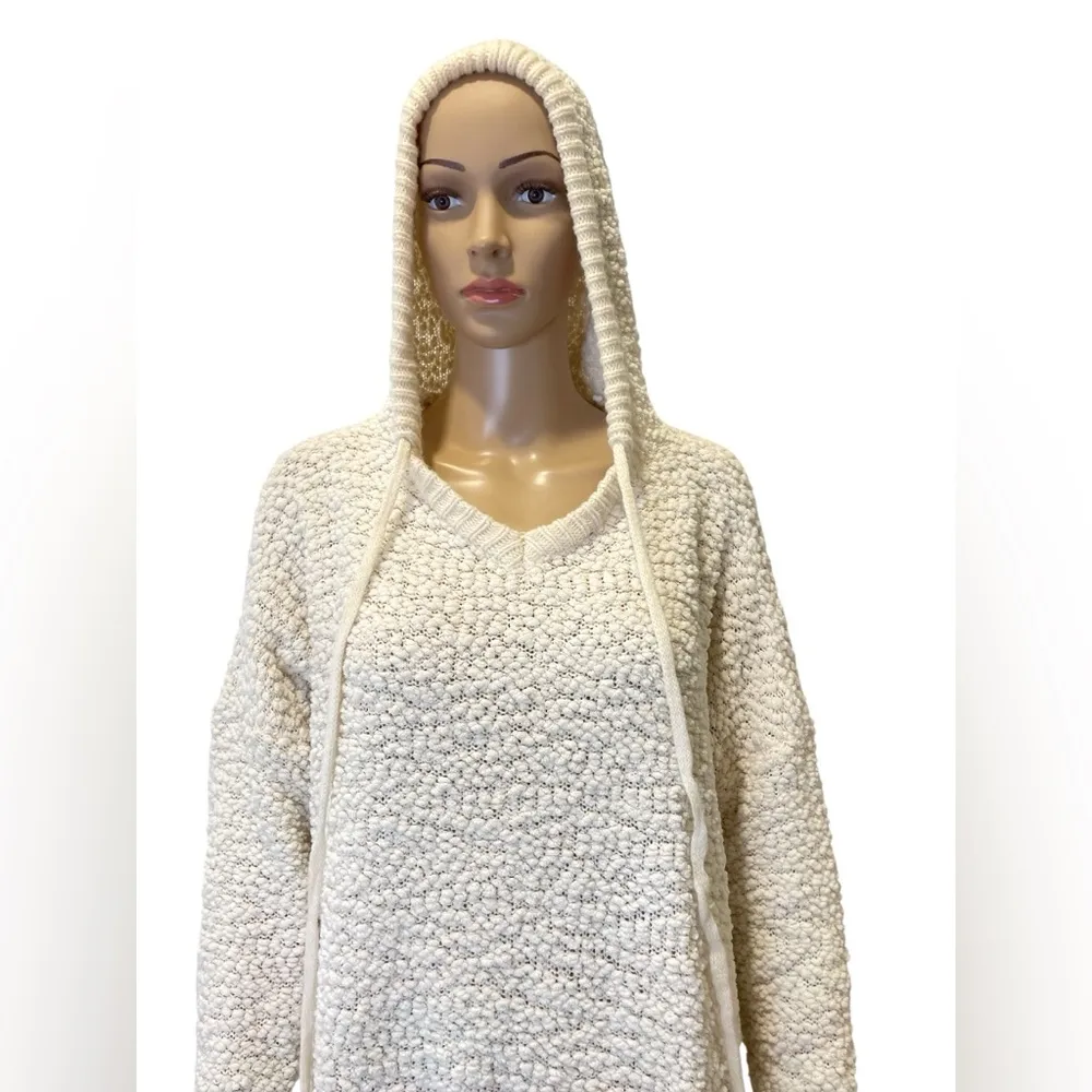 Trend Shop Cozy Cream Hooded Sweater size M/L - Image 2