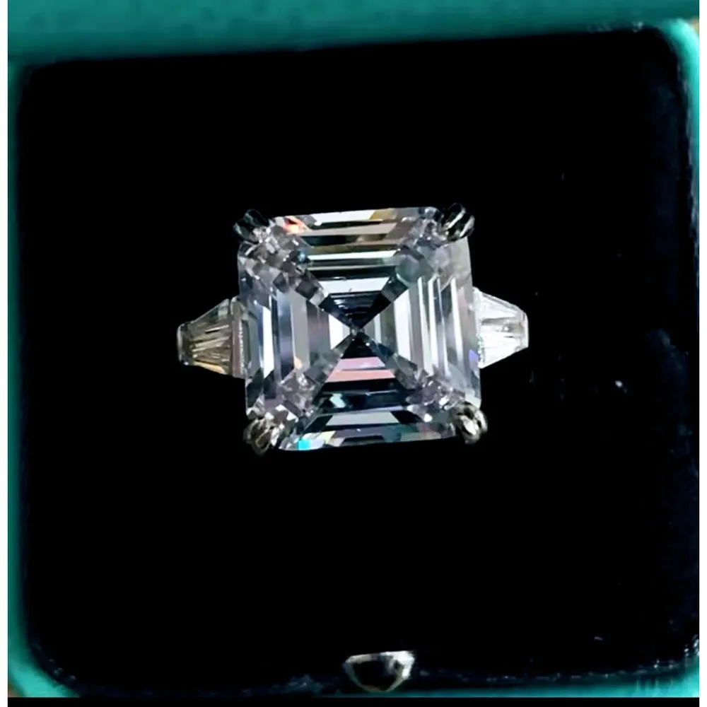 NEW Women's 5Ct‎ Asscher Cut Platinum Plated .925 Synthetic Diamond Ring, Size 9 - Image 4