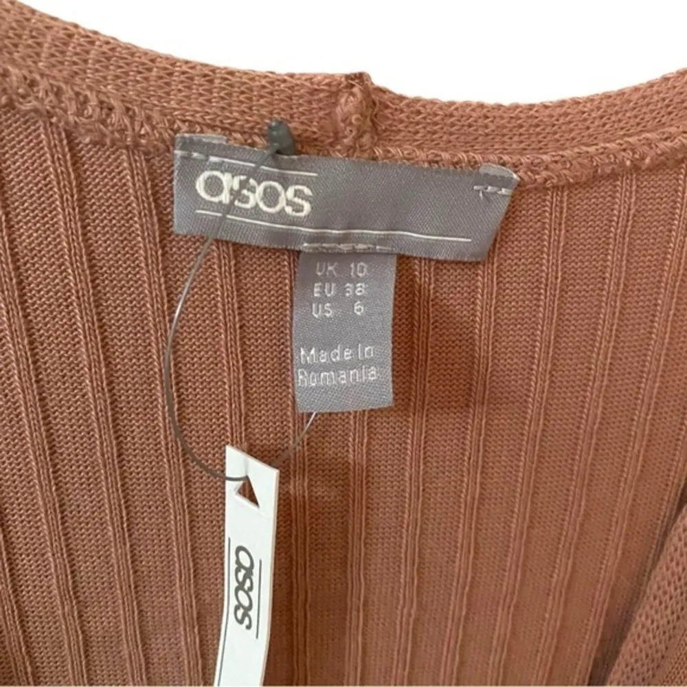 NWT  DESIGN knot front cut out knitted midi dress Size 6 - Image 6