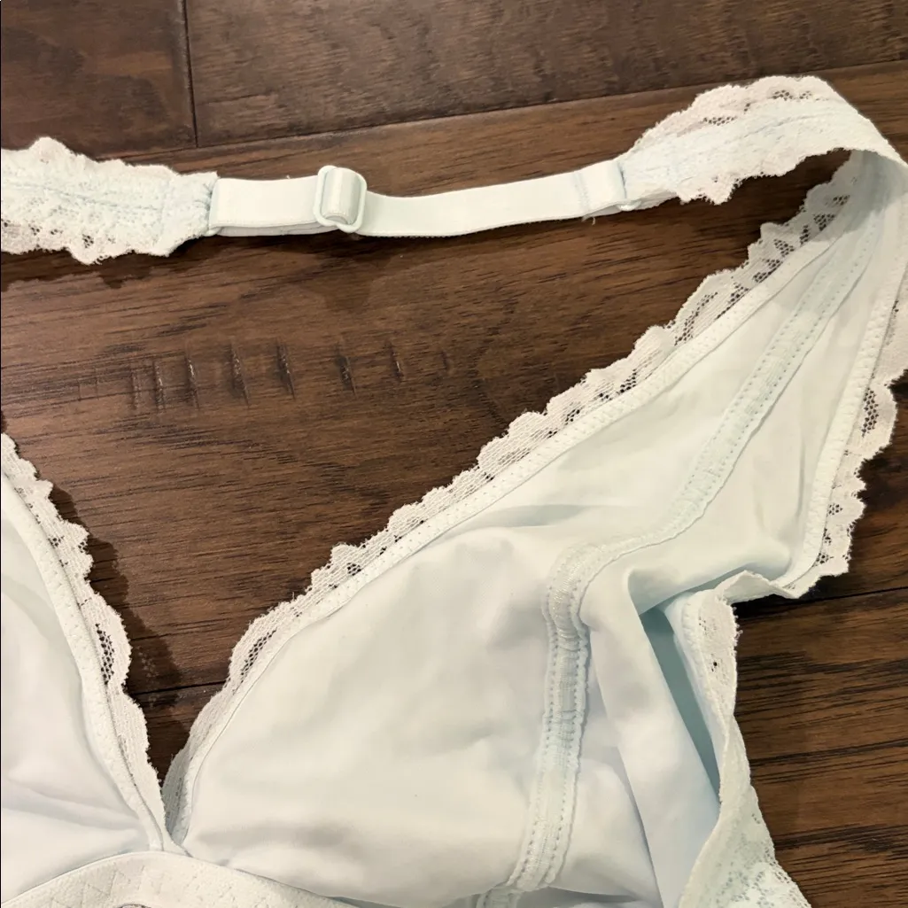 New With tags PINK Light Blue Lace Halter Bralette Sz M - Image 4