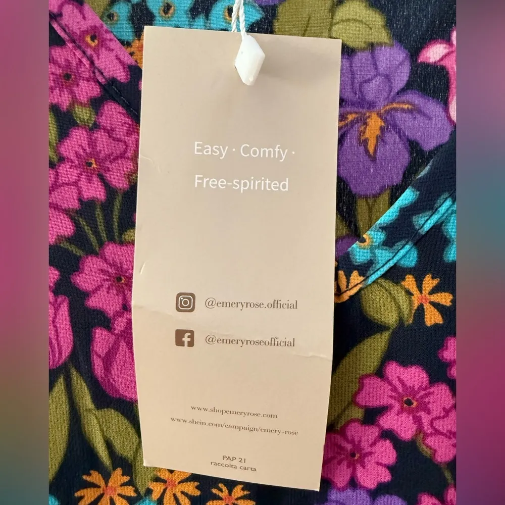 Emery Rose Floral Print Flutter Sleeve Blouse size M Pink Size M - Image 4