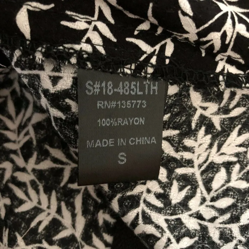 Olivaceous Womens Crop Top Lace Up Floral Sleeveless Black White Size S - Image 4