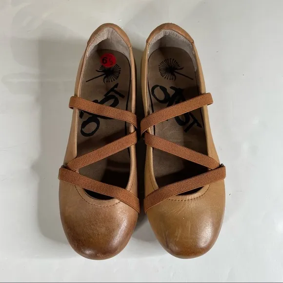 OTBT Ardmore Leather Flats Size 6.5 - Image 2