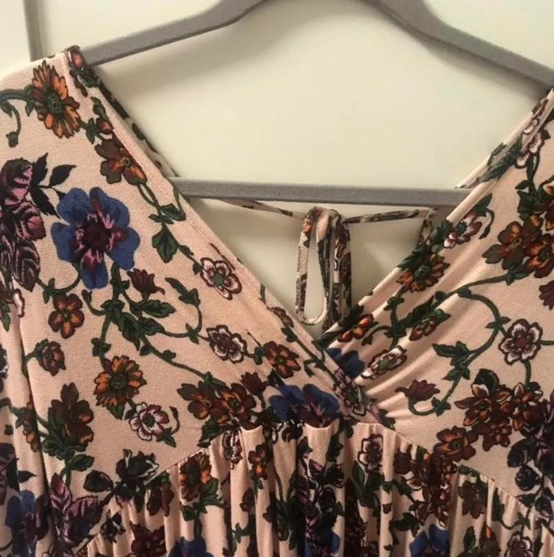 Charming Charlie Floral Top - Image 2