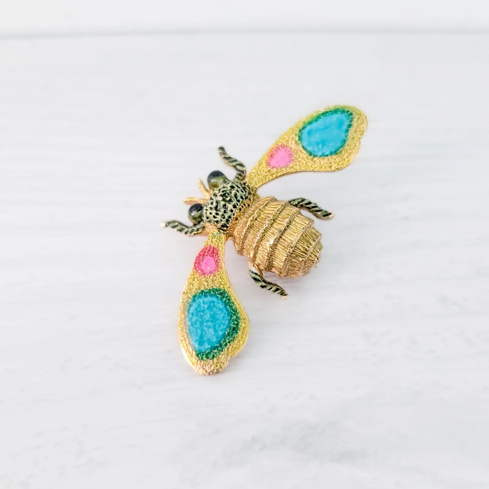 Vintage Brooch / Vintage Pin Gold Tone Bee with Colorful Accents - Image 9