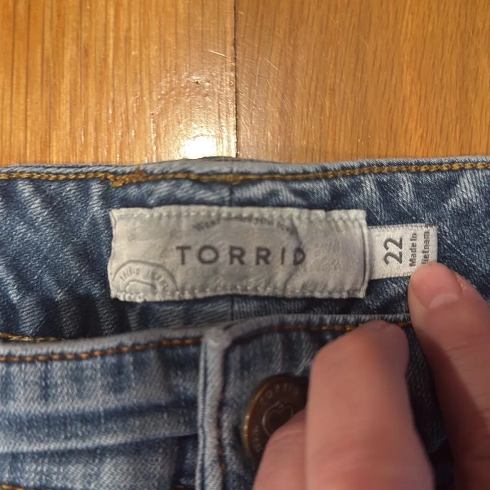 Torrid women’s boyfriend jeans size 22. - Image 3