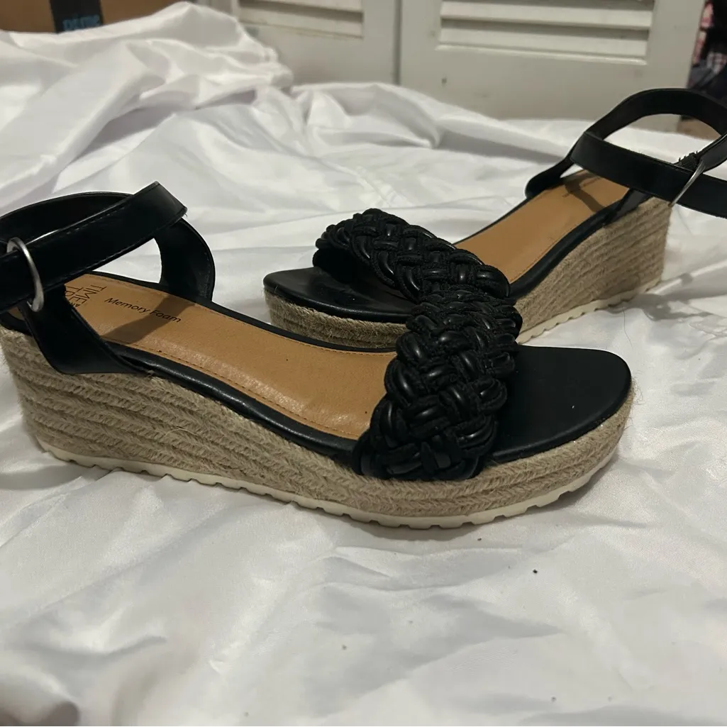 Black Braided Wedge Sandals made by time and true Size 9 - Image 3
