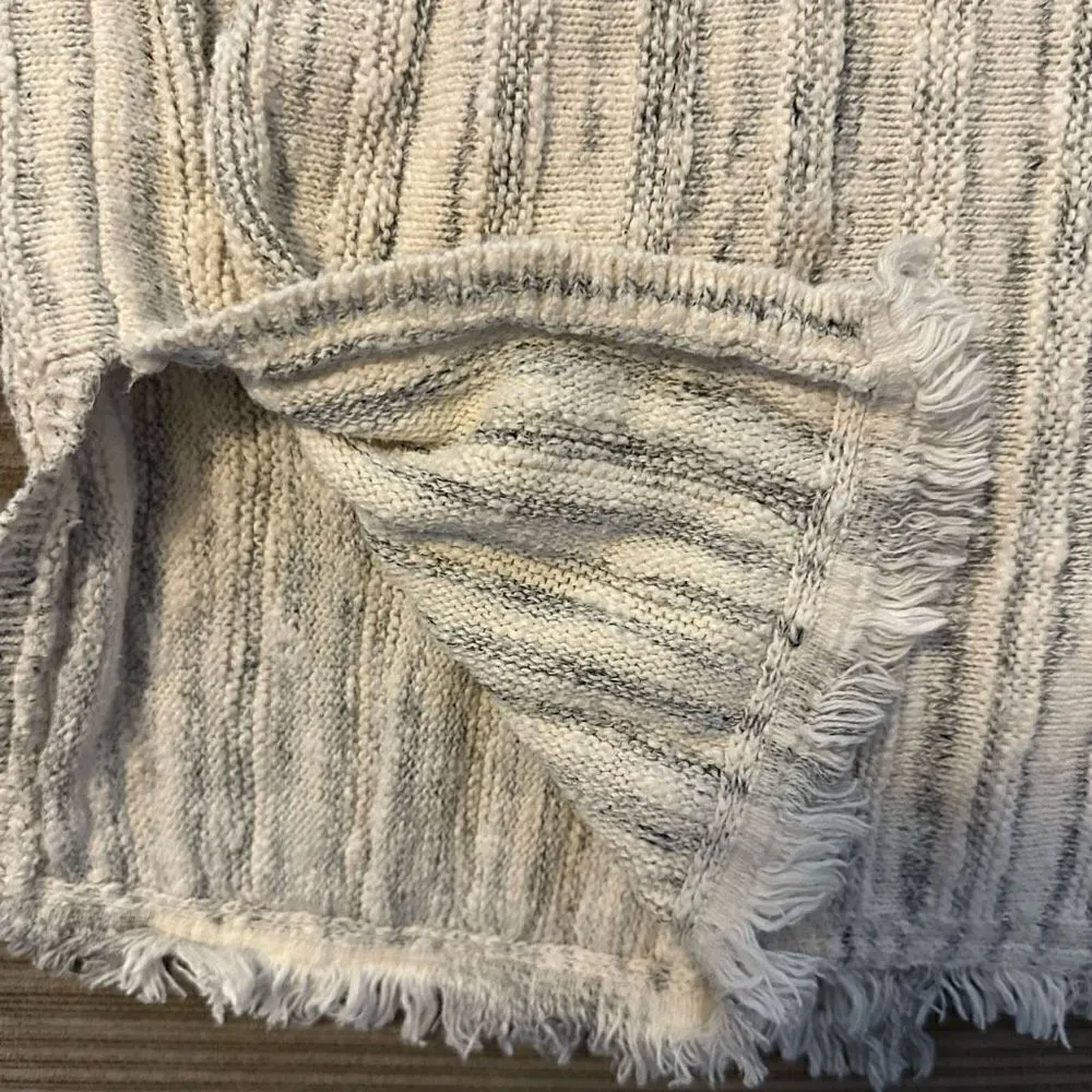 J. Jill gray and white striped frayed hem side slit sweater medium Gray - Image 4