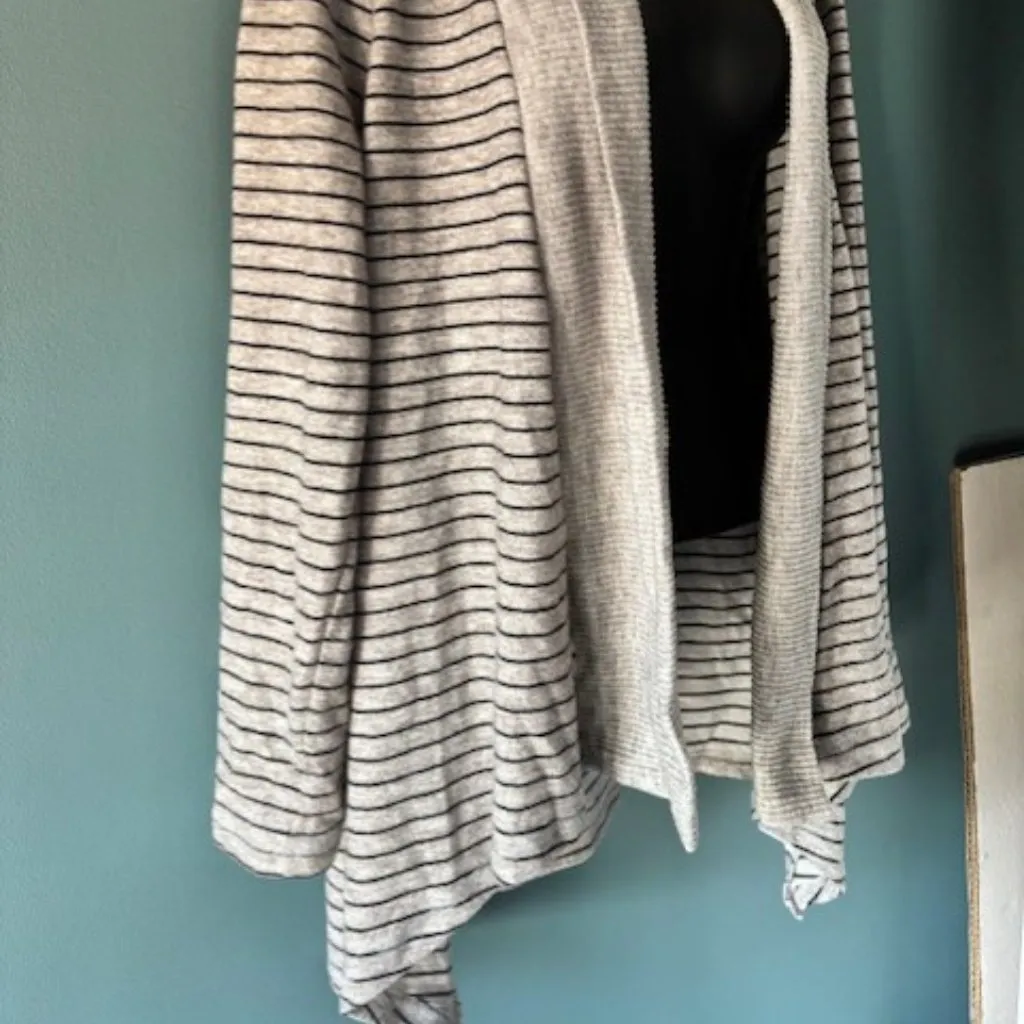 Liz Claiborne Weekend L Cardigan Sweater Open Front Gray Black Striped Casual Size L - Image 2