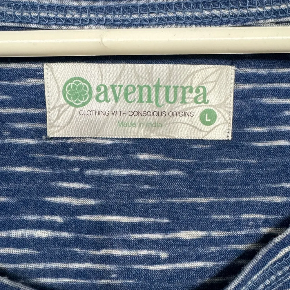 Women’s top by Aventura large Blue Size M - Image 3