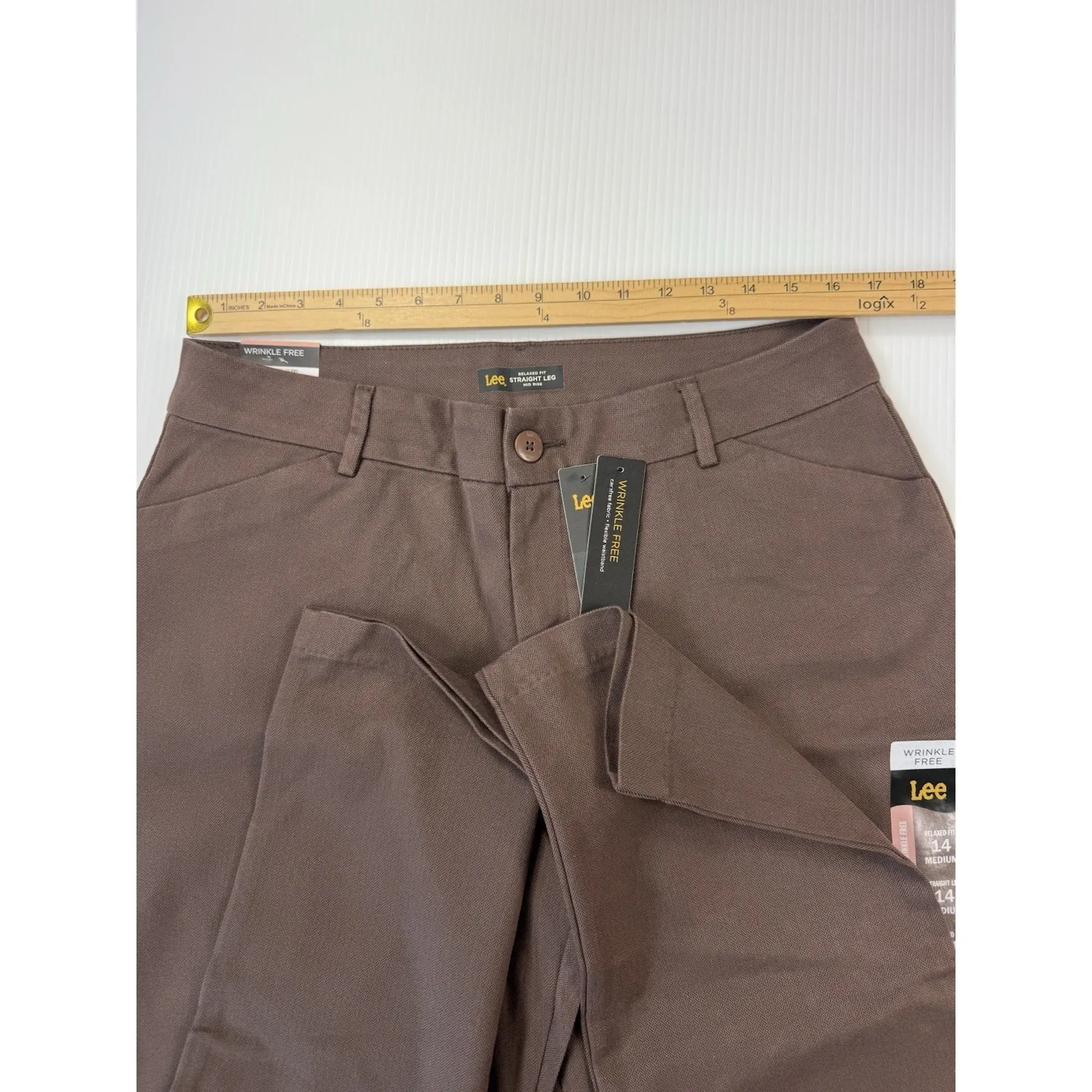Lee Women's Wrinkle‎ Free Relaxed Fit Straight Leg Pant Brown Size 14 Mid Rise - Image 4