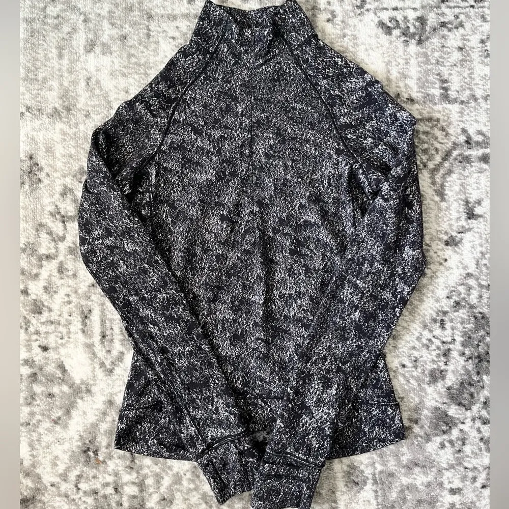 Lululemon Outrun the Elements 1/2 Zip - Image 5