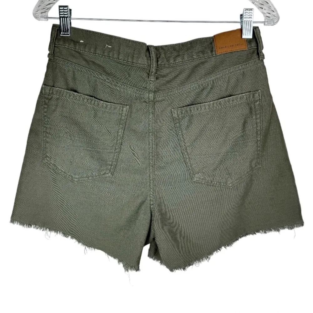 American Eagle Highest Rise Mom Shorts Sz 6 Olive Green Distressed High Cut - Image 3