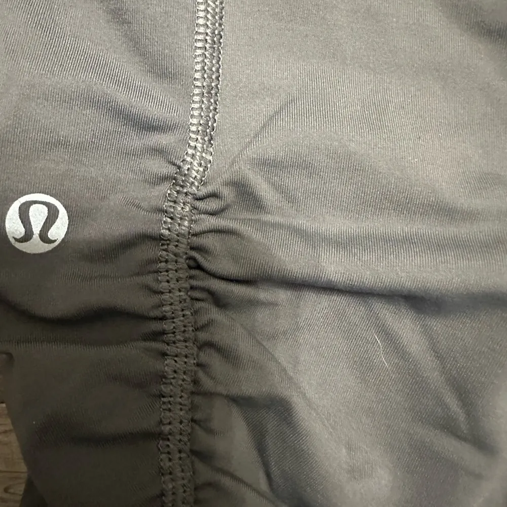 Lululemon Race With Grace Gray Soot Light Running Crop Reflective Run Tight 10 - Image 5