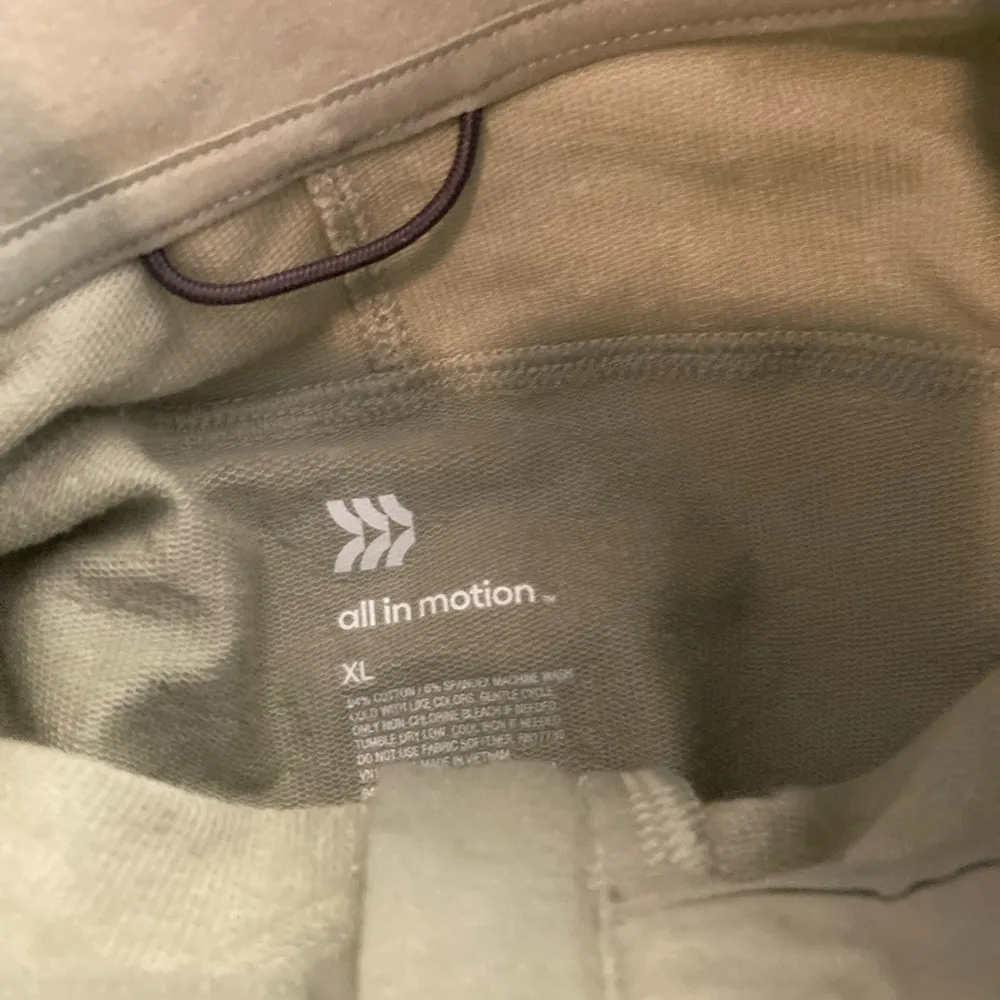 All in motion - Image 2