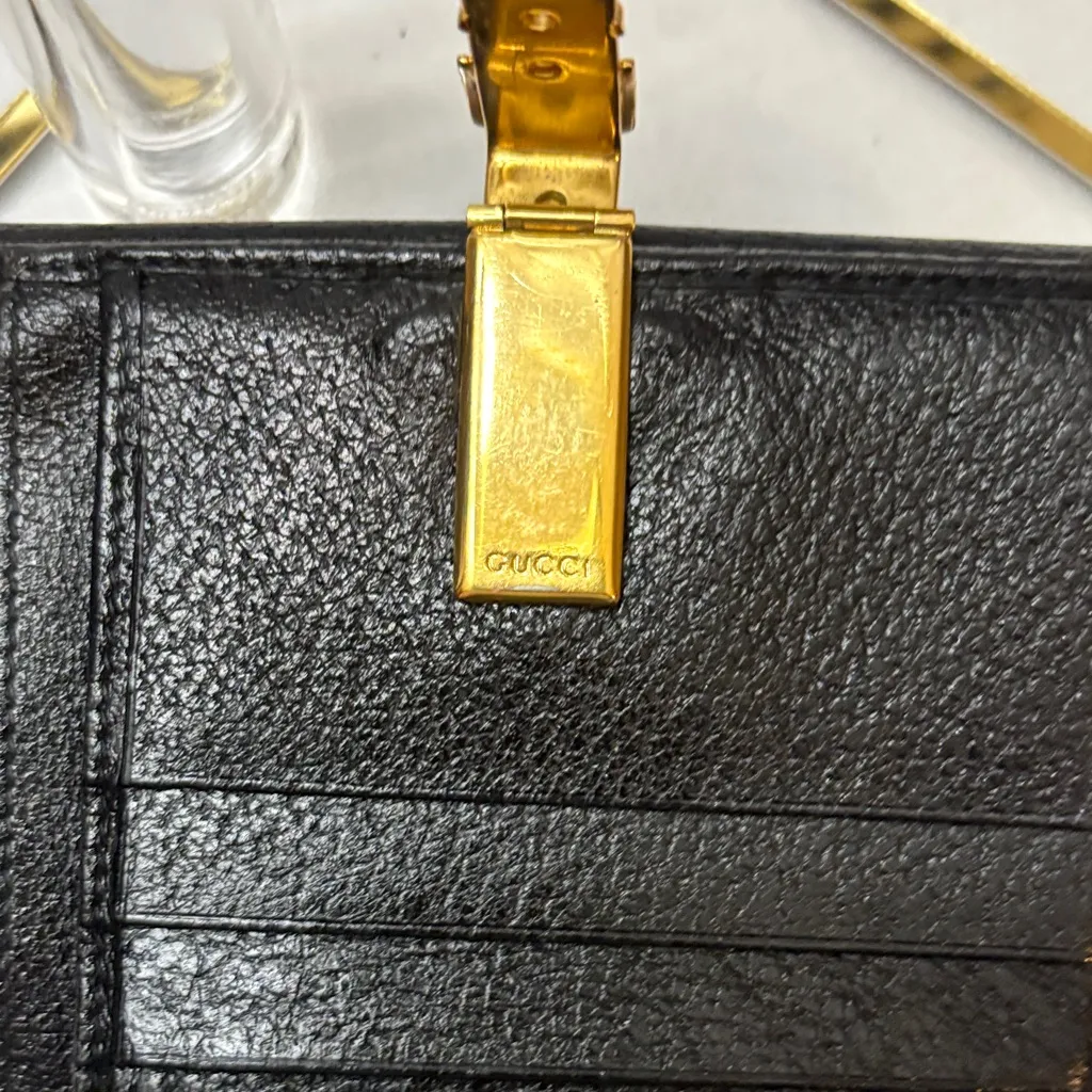 Gucci Black Leather Wallet with Gold Clasp - Image 3