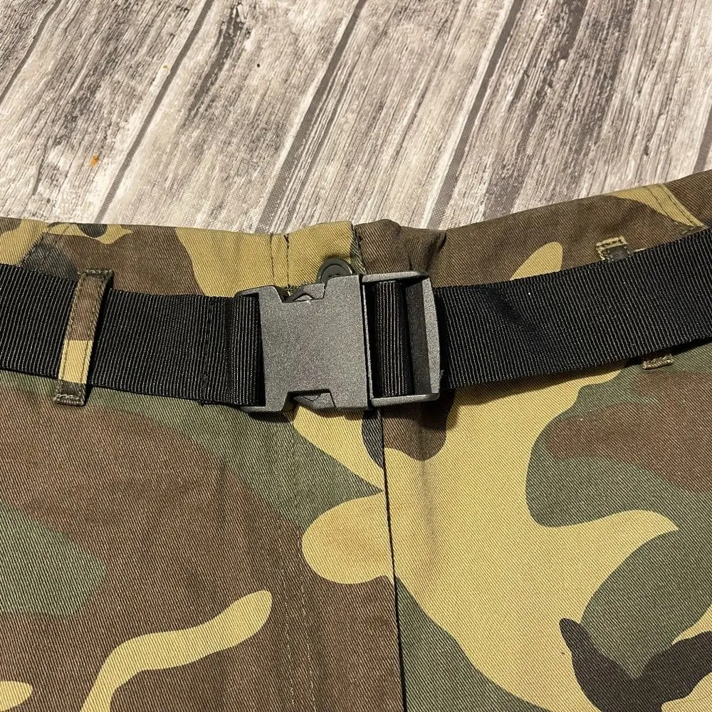 Camo shorts w/belt - Image 3