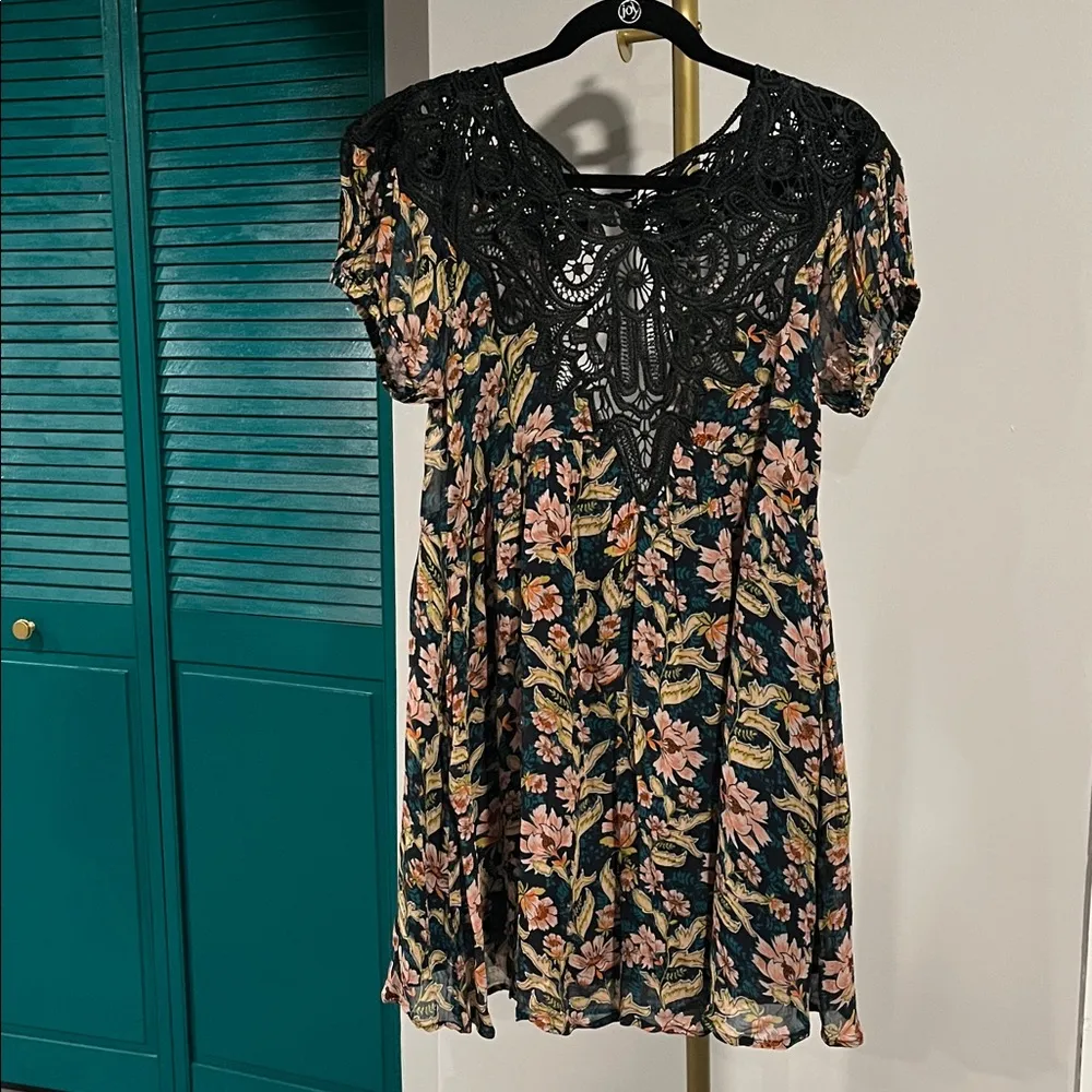 Free People (new with partial tag) Black and Floral Mini Dress - small - Image 6