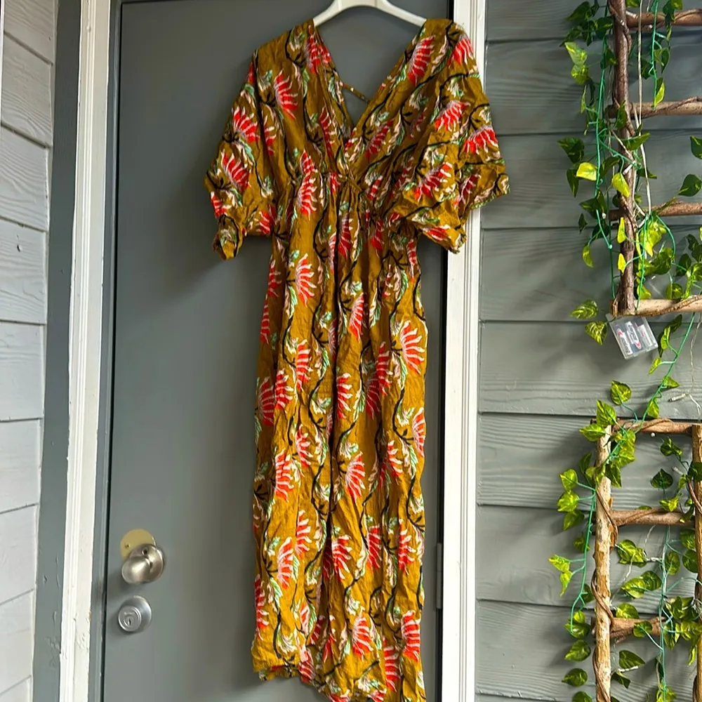 Boutique Floral V Neck Dress - Image 3