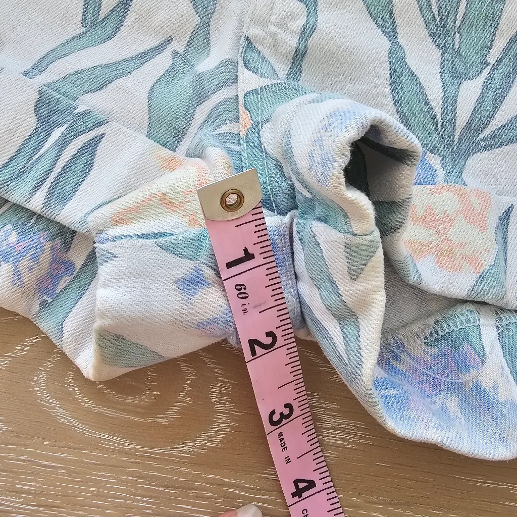 Carnation Flower Print Women Denim Shorts Green Size undefined - Image 6