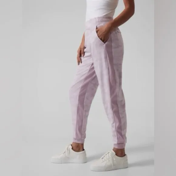 ATHLETA Brooklyn Camo Lined Jogger - Image 3