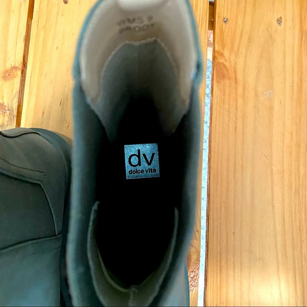 NWOT DV Dolce Vita Brody Chelsea Boot Green Size 9 - Image 6