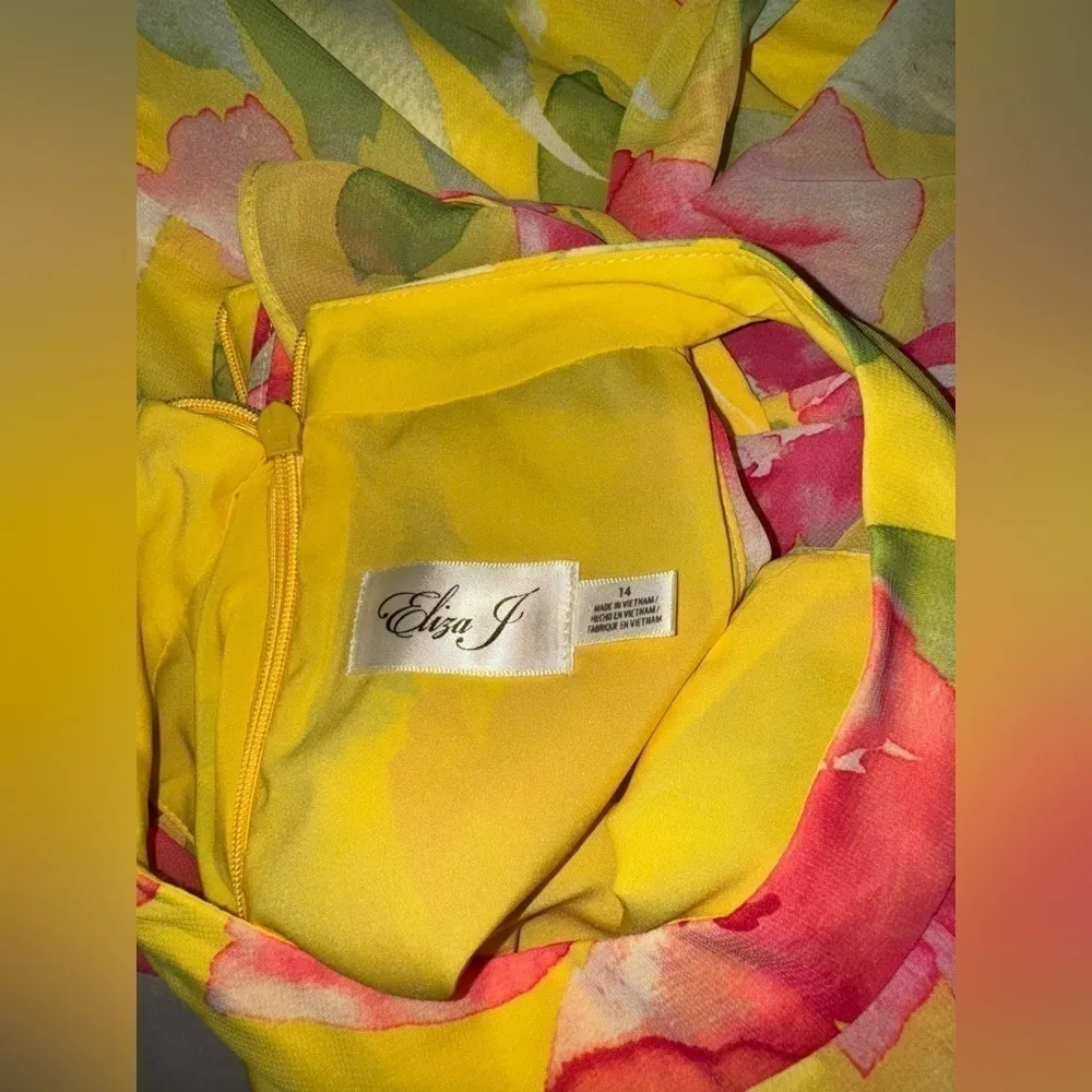 NWOT Eliza J Floral Halter Neck Popover High/Low
Sleeveless Dress Size 14 - Image 3