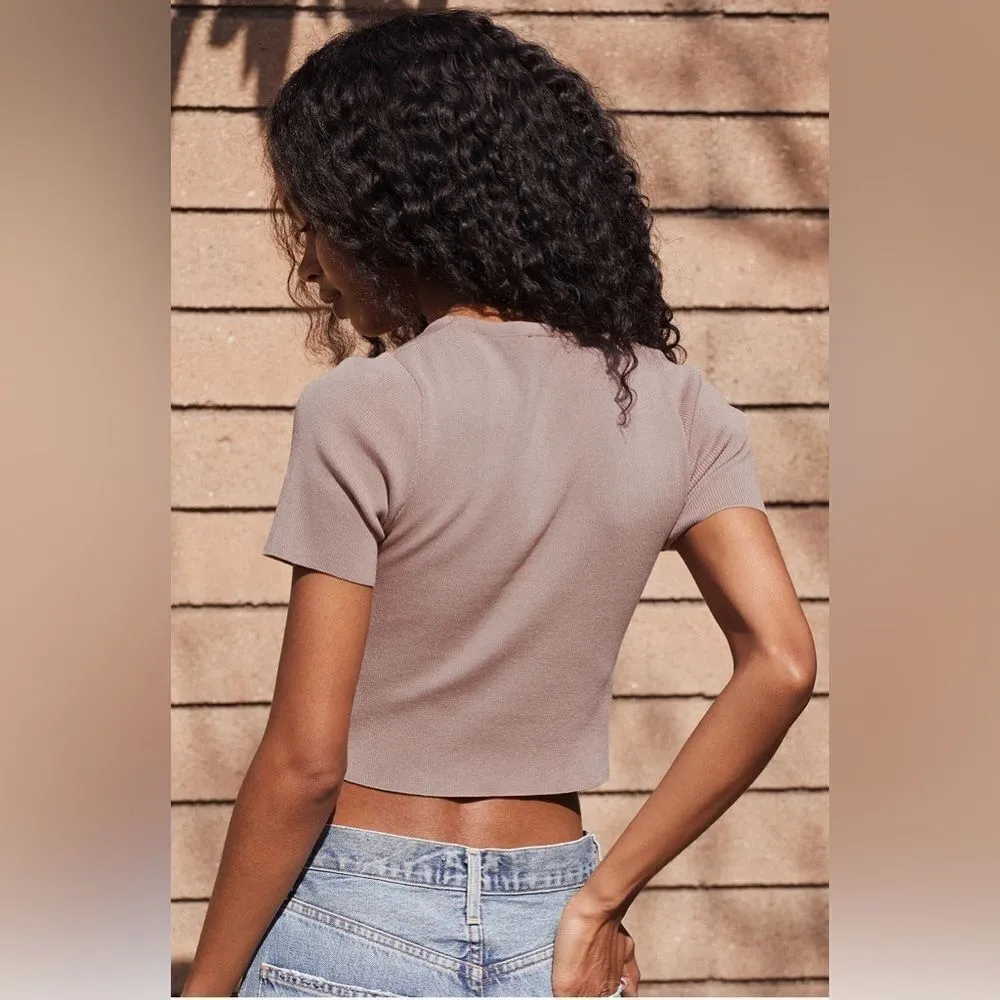 NWT Cinch Me Tan Drawstring Ruched Short Sleeve Sweater Top Tan Size M - Image 4