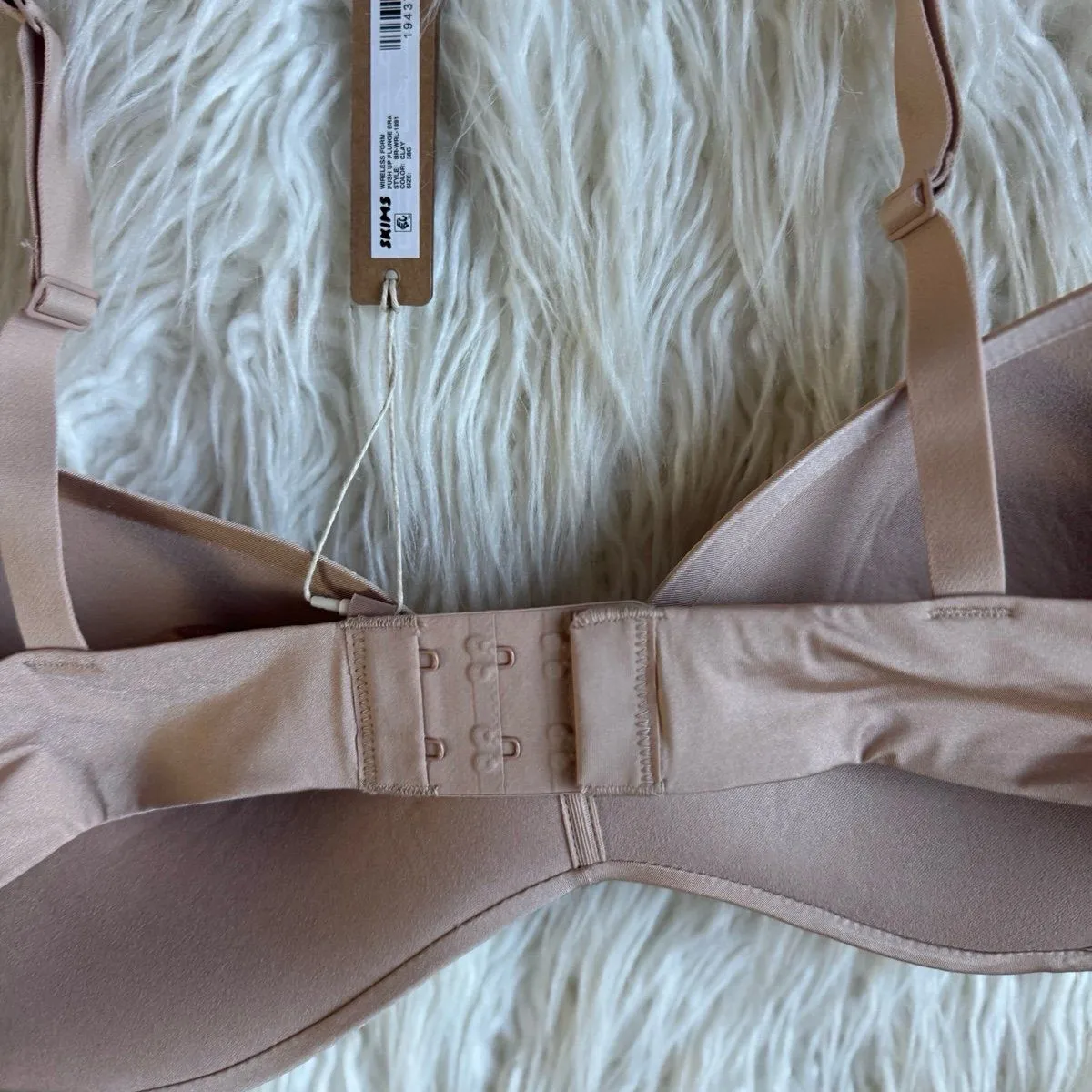 Skims Wireless Form Pushup Plunge Bra Clay Size 38C - Image 5