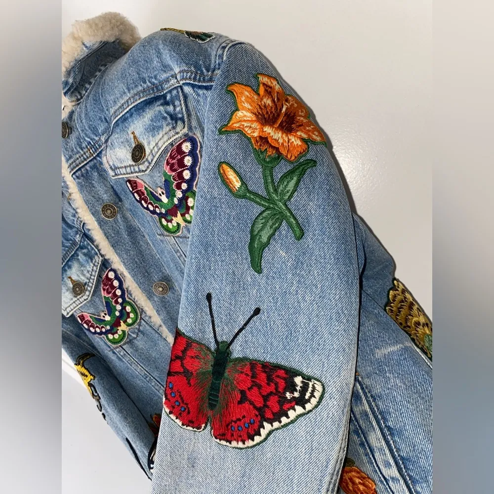 Authentic Shearling GUCCI Embroidered Denim Jacket 🦁 - Image 6