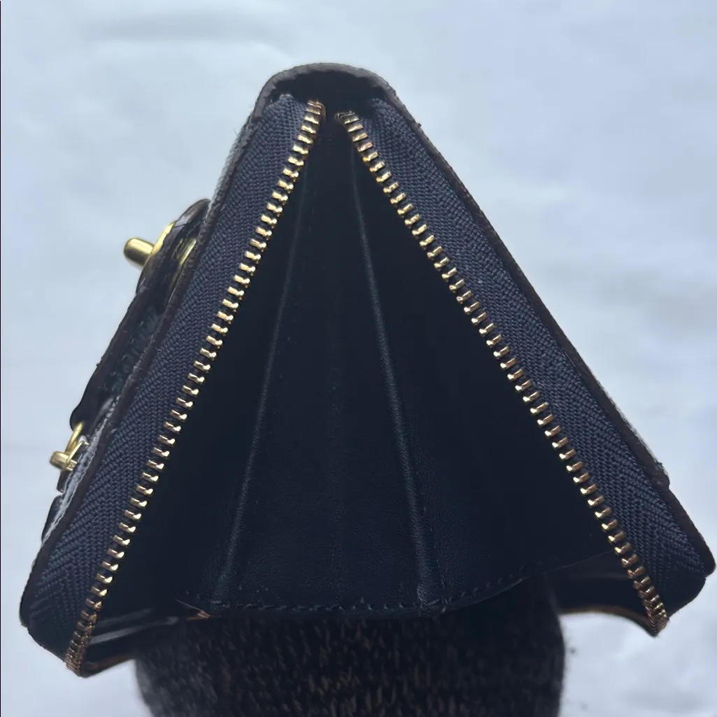 Long Textured Wallet Navy Blue GUC - Image 10