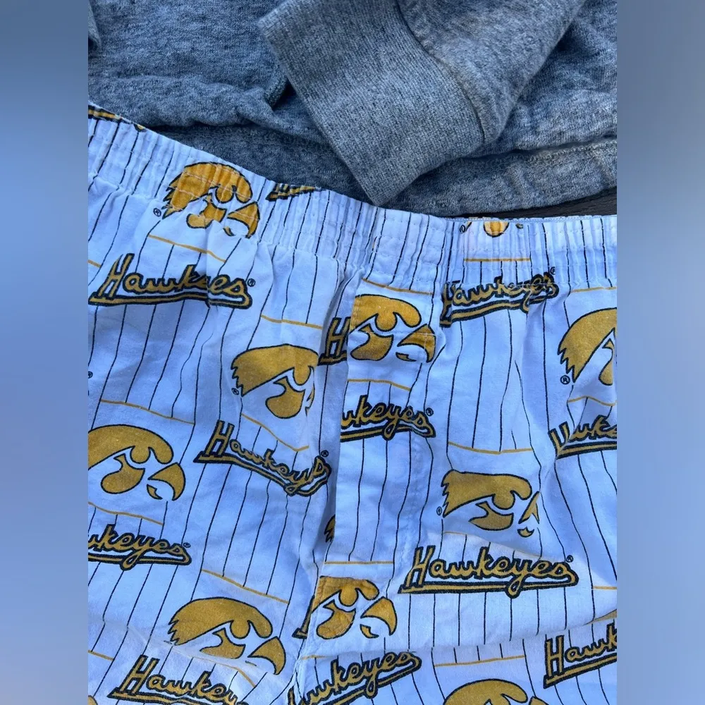 Gray Iowa Sweatshirt and Hawkeyes Shorts Set - Image 2
