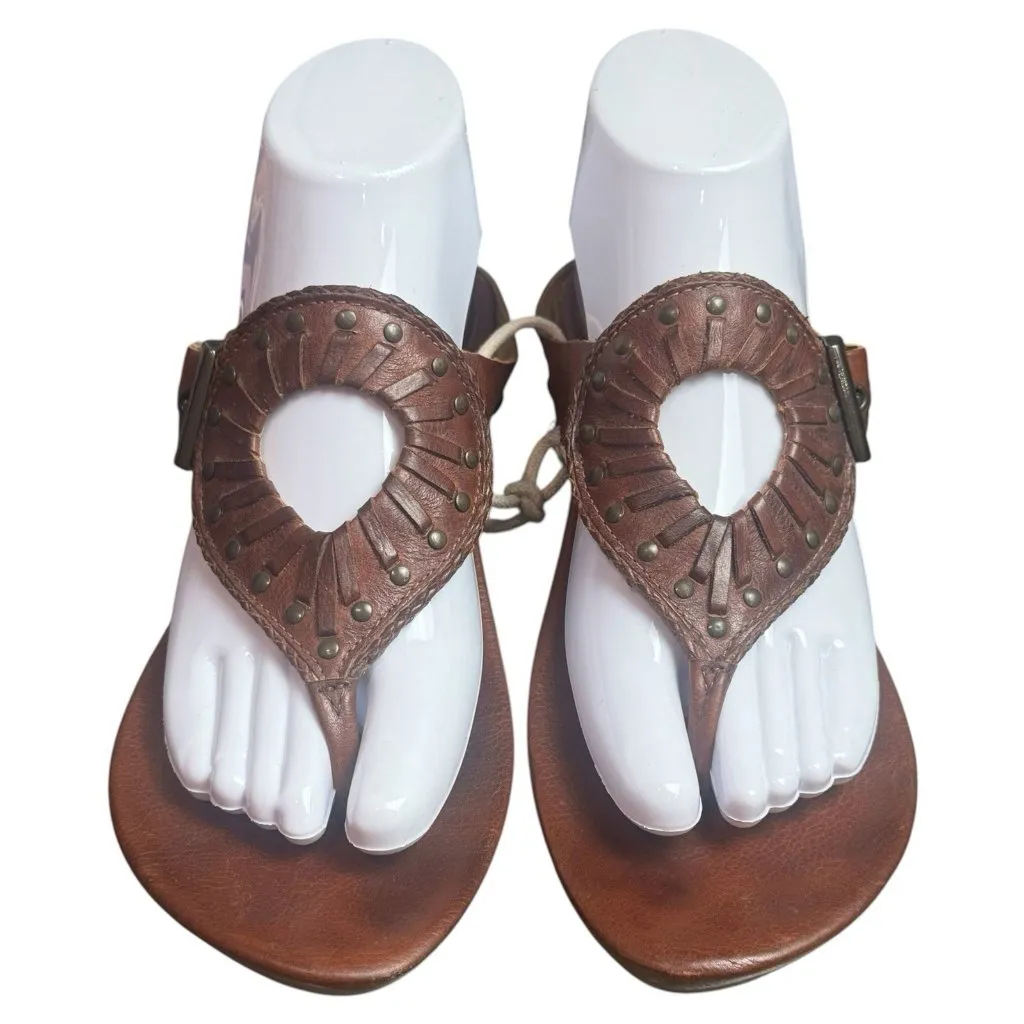 Frye Brown Red Leather Studded Thong Sandals 2” Heel Cowgirl Coastal Comfort 8 - Image 5