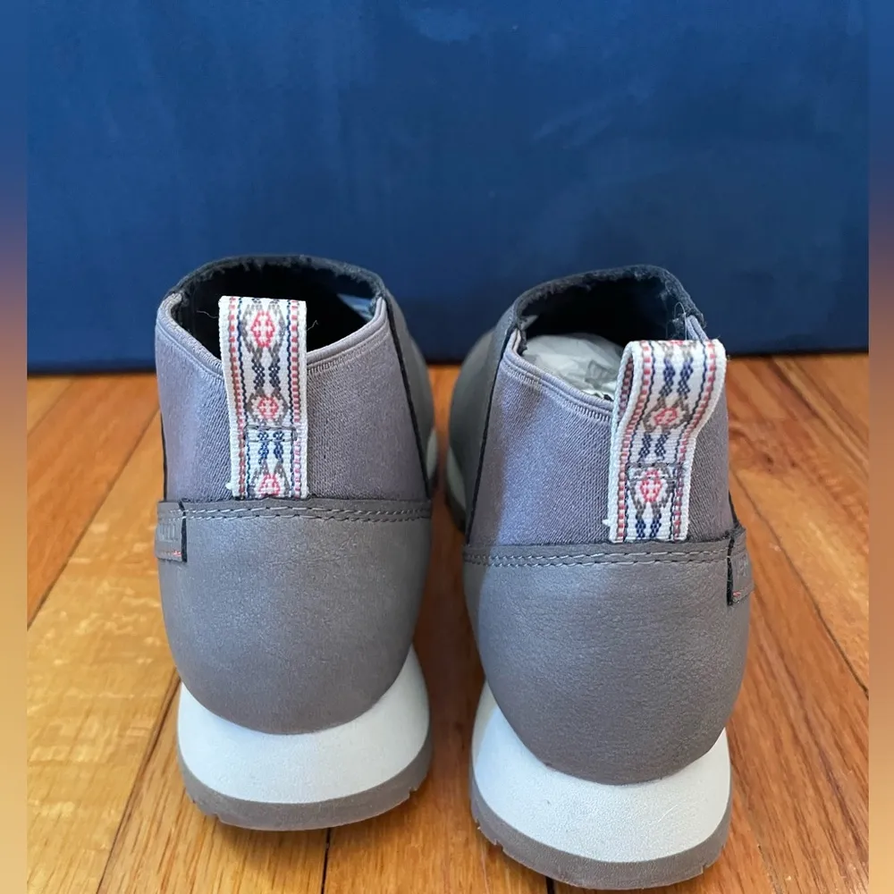 Merrell Alpine Chelsea Boots size 7.5 new - Image 3