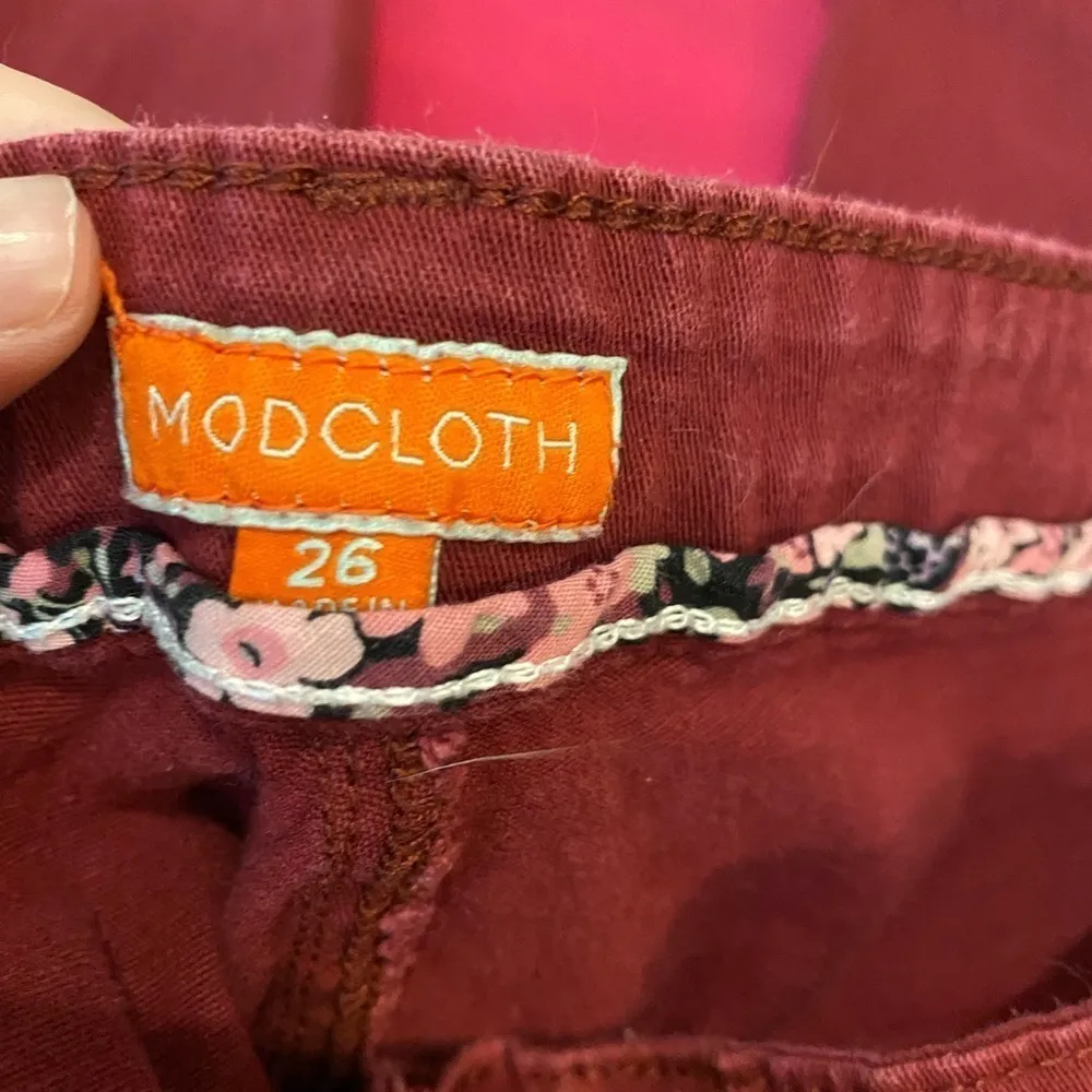 ModCloth maroon skinny cargo pants - Image 3