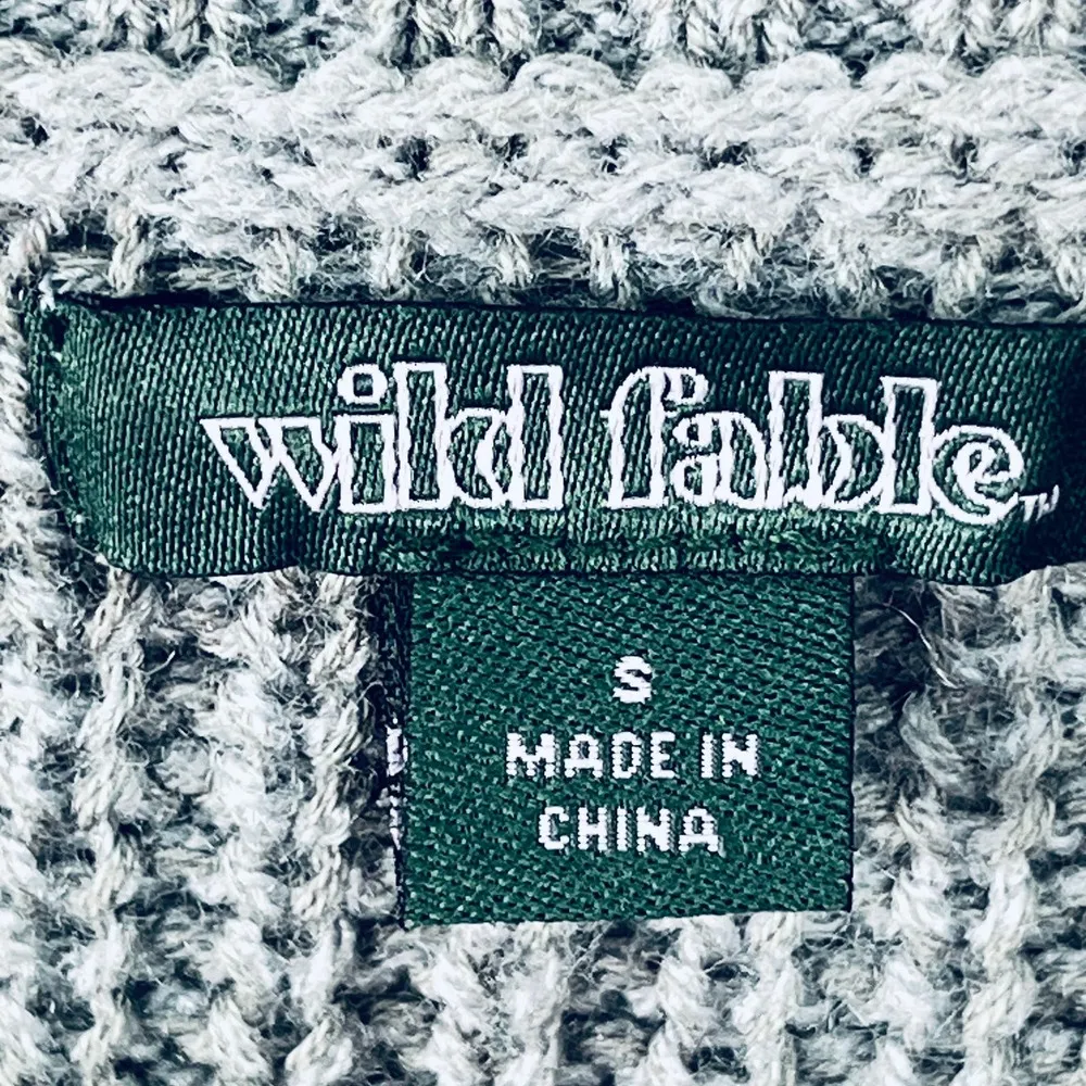 Wild Fable Gray Cropped V-Neck Sweater M - Image 5