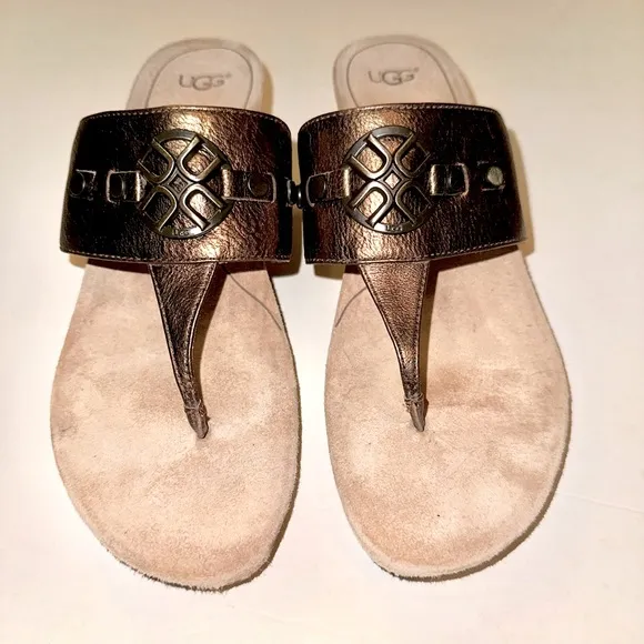 UGG Brielle Bronze Logo Sandals. Sz 8.5 - Image 2