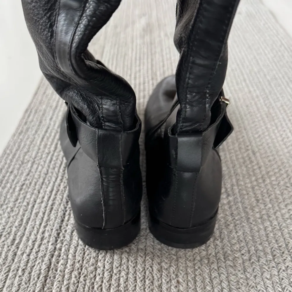 Ann Taylor Black Pebbled Leather Low Heel Tall Riding Boots Goldtone Buckles 6.5 - Image 6