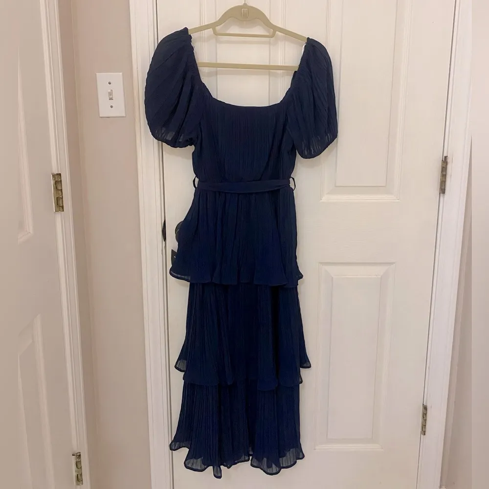 NWT!! LULUS Decadent Dreams Navy Blue Plisse Tiered Puff Sleeve Midi Dress - Image 12