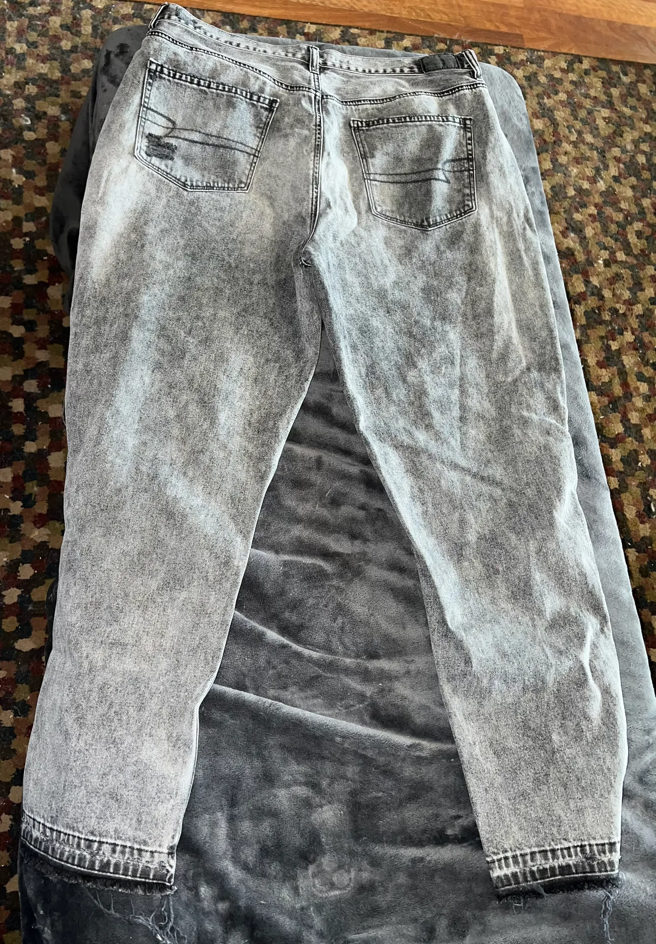 Ripped Mom Jean - Image 13