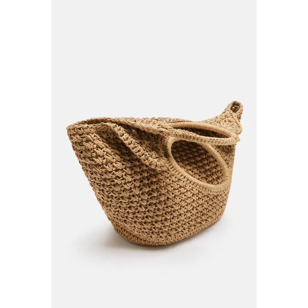 Zara NWT WOVEN SHOPPER BAG - Image 2