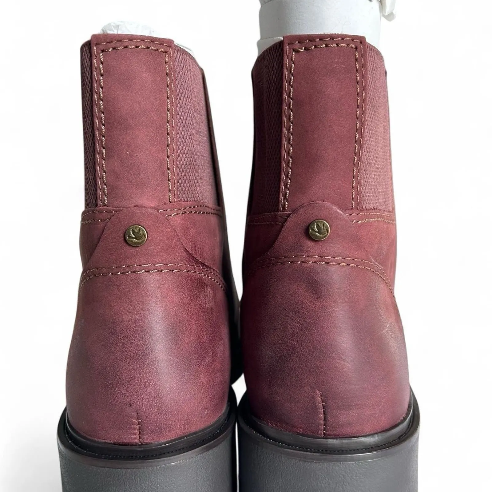 New Cobb Hill Women’s Winter Boots in a rich Redwood leather Size 10 - Image 2
