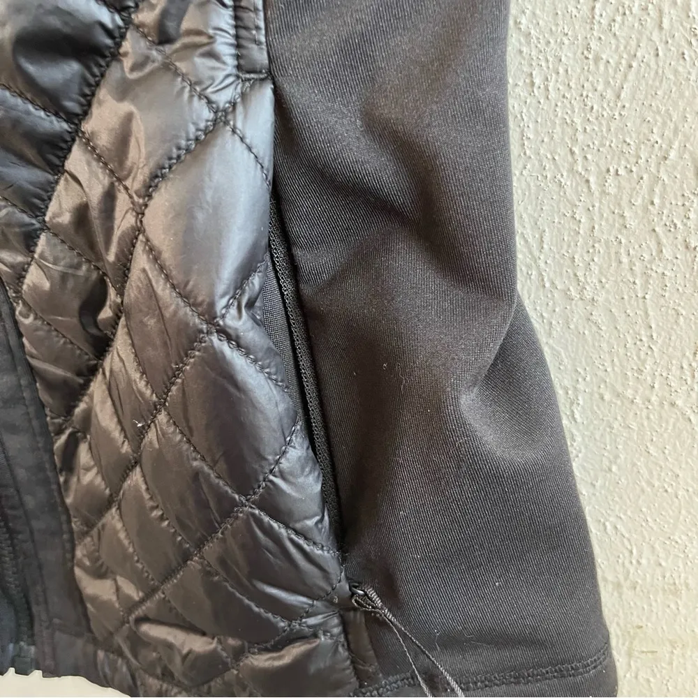 Athleta Vest Black Rock Springs Quilted Reflective Vest Sz S EUC w/ Pockets! - Image 7