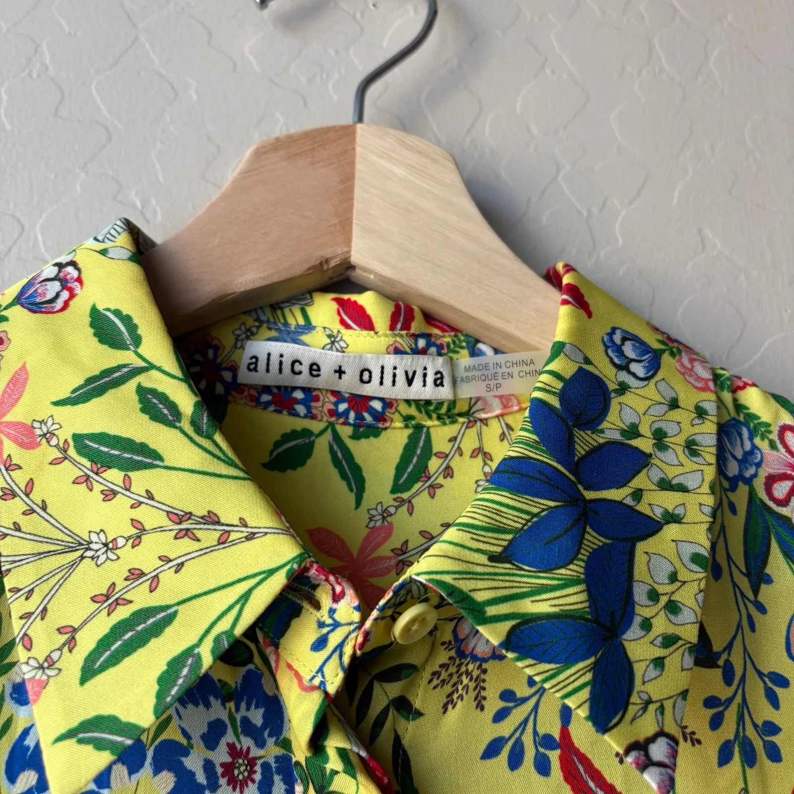 Alice and Olivia‎ Button Down Top Willa Yellow Floral Print Blouse Size Small - Image 5