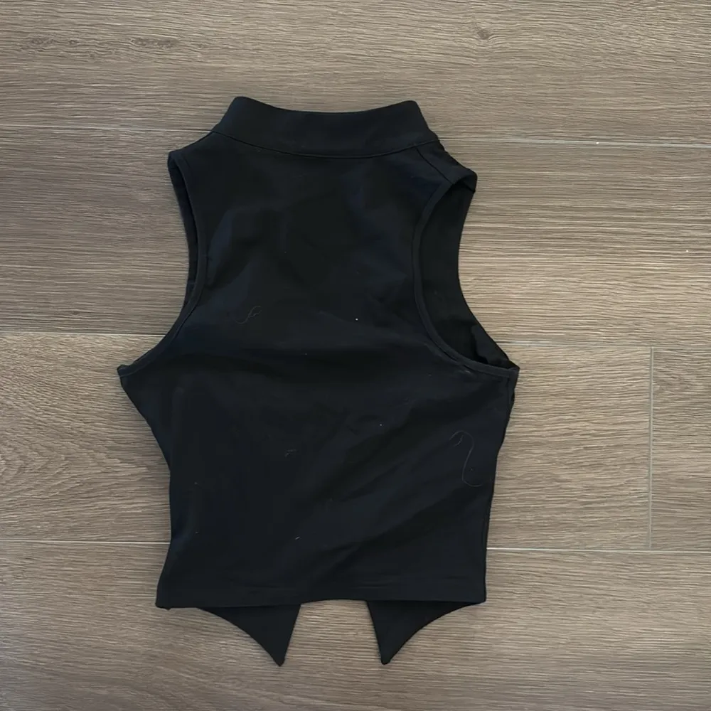 I am Gia black top - Image 3