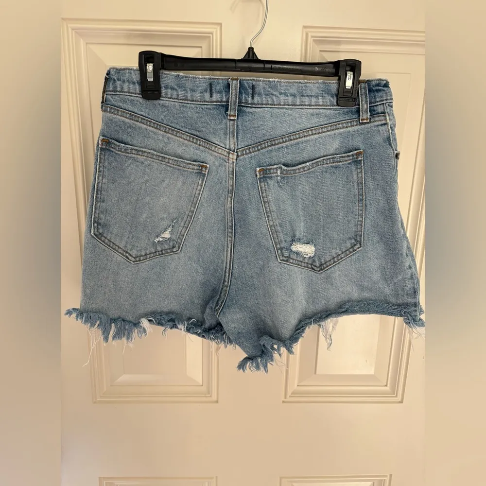 Abercrombie & Fitch Curve Love High Rise 4" Mom Short Size 31 - Image 4