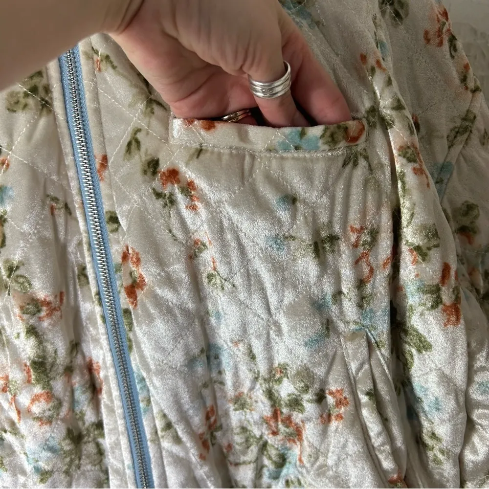 Urban Outfitters | Cara Reversable Floral Chic Glam Artsy Hipster Bomber Size M - Image 11