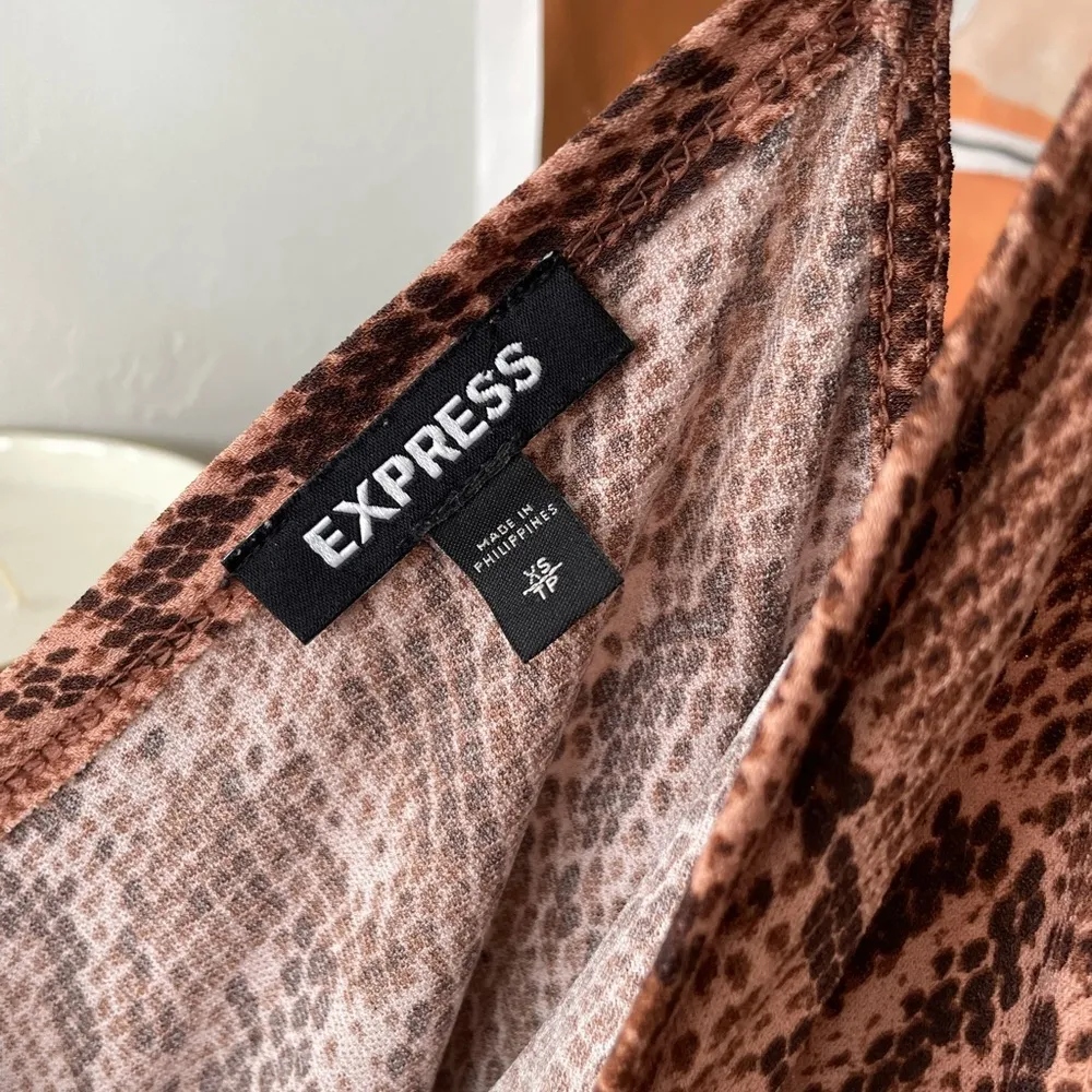 Express Brown Black Snakeskin Print Wrap Front Belted Jumpsuit Romper Size XS - Image 4